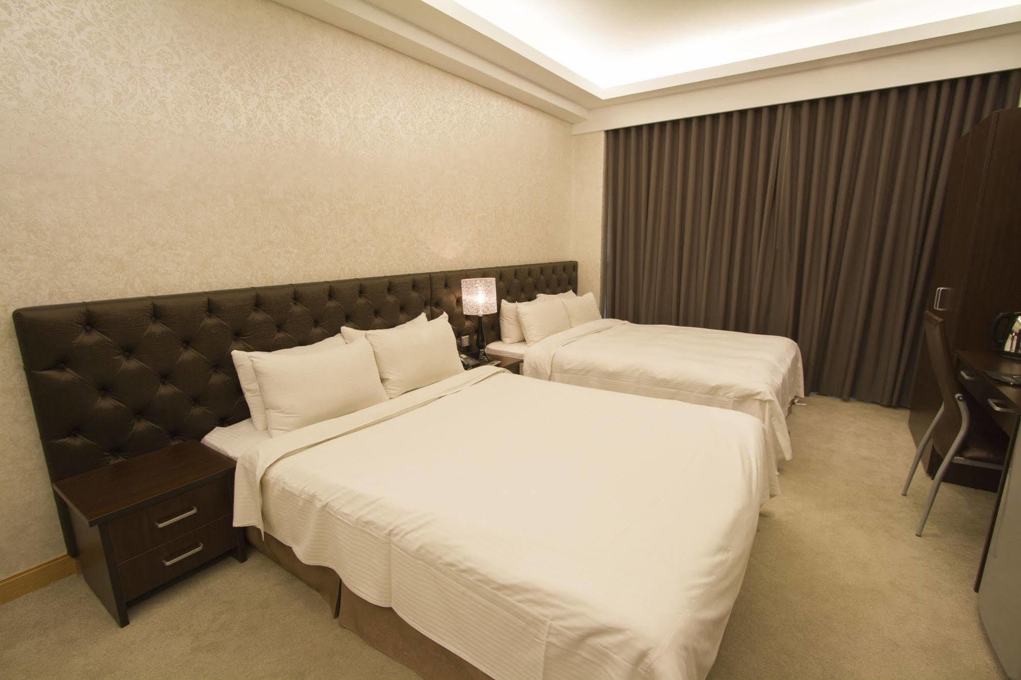 Hunt Champion Hotel Taichung Exterior photo