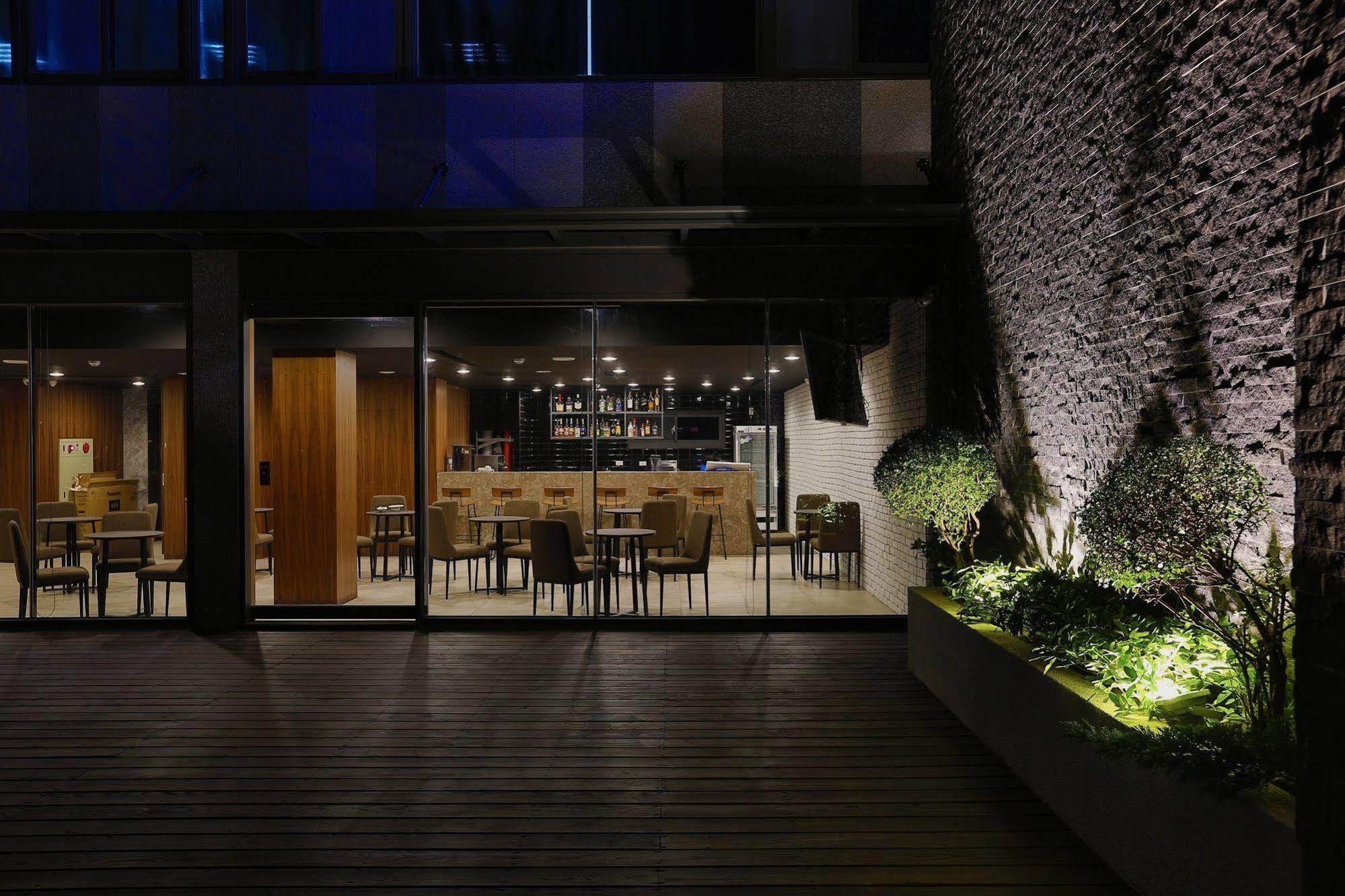 Hunt Champion Hotel Taichung Exterior photo
